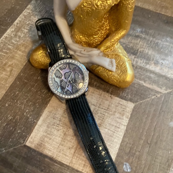 Guess Ladies Fashion Zebra Watch ⌚️ - Picture 3 of 8